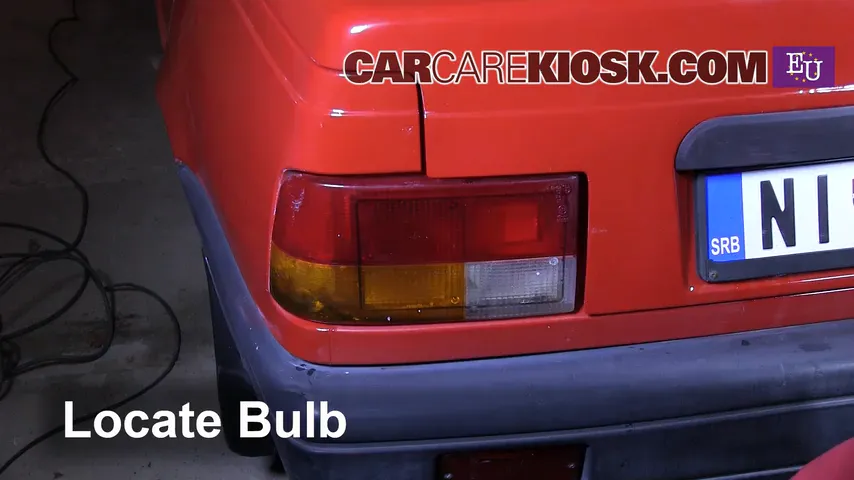 2002 Dacia SupeRNova MPI 1.4L 4 Cyl. Éclairage Feu stop (remplacer ampoule)